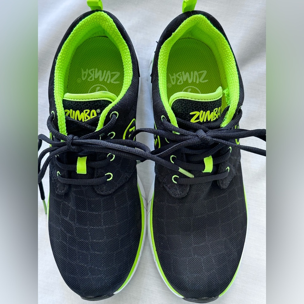 Zumba Fly Shoe Trainers sneakers Women’s New worn 1 time